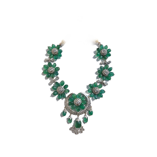EMERALD AND DIAMOND FLOWER NECKLACE