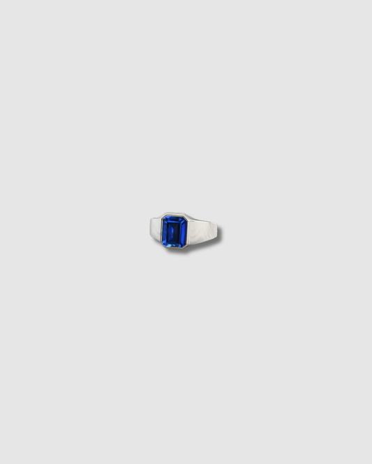 BLUE SAPPHIRE SIGNET RING